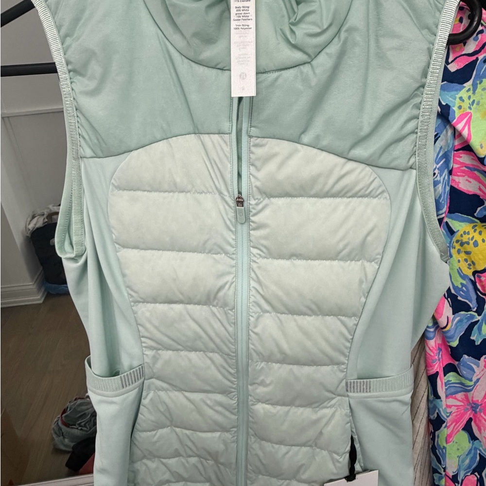 lululemon athletica light mint green puffer vest